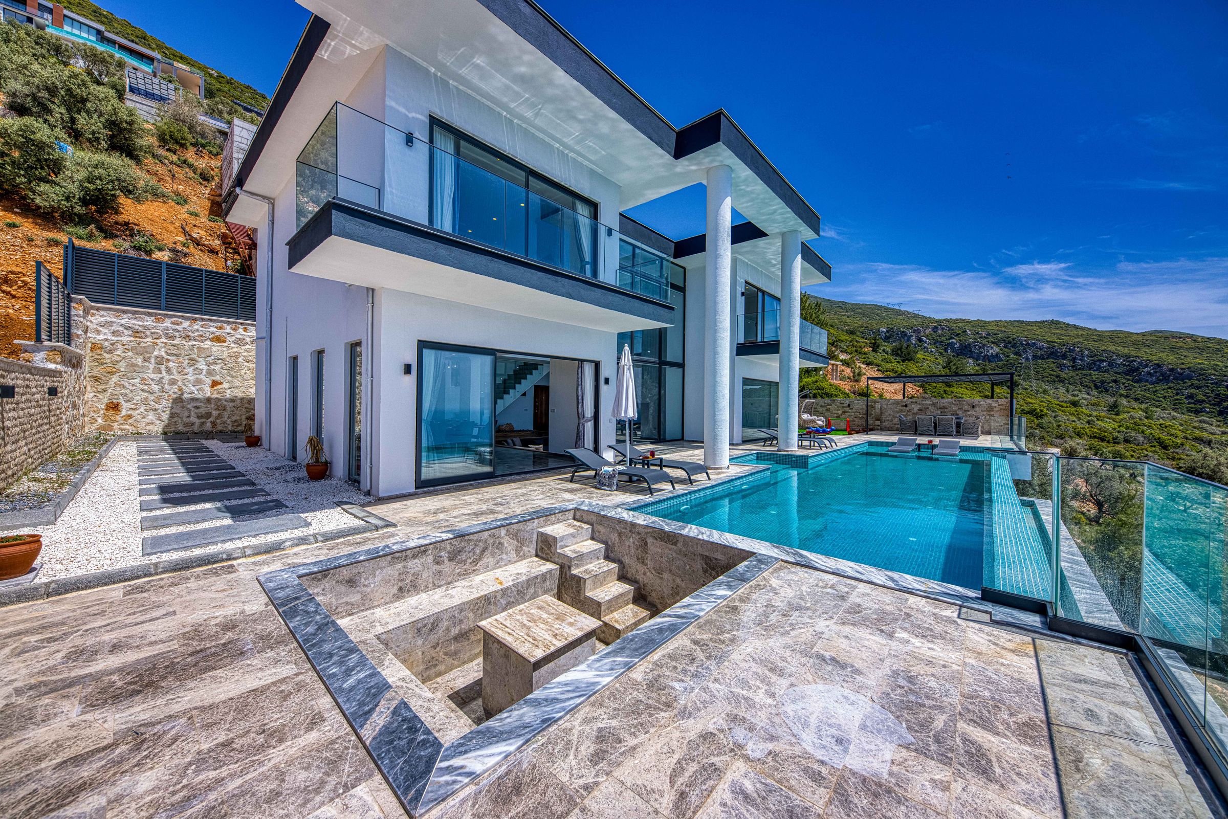 Luxury custom kitchen cabinets in Bel Air California — H & J Cabinets